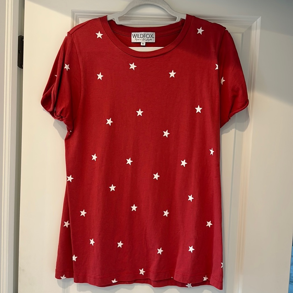 Wild fox star t shirt size medium in red